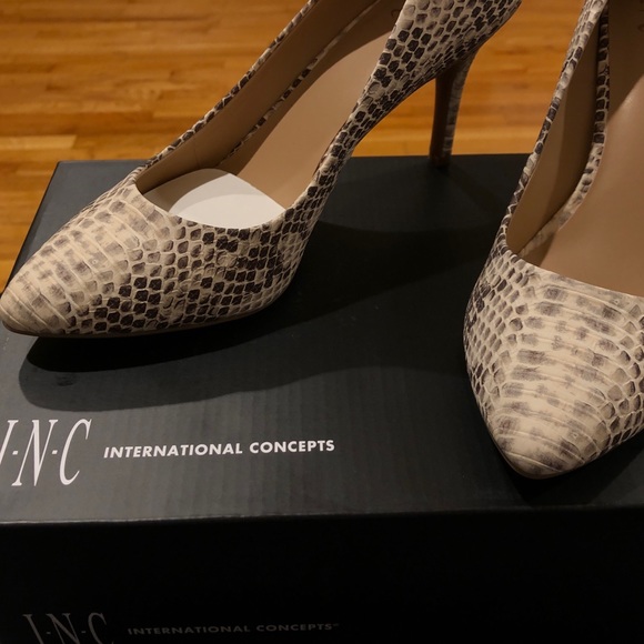 Faux nude snake heels - Picture 3 of 5